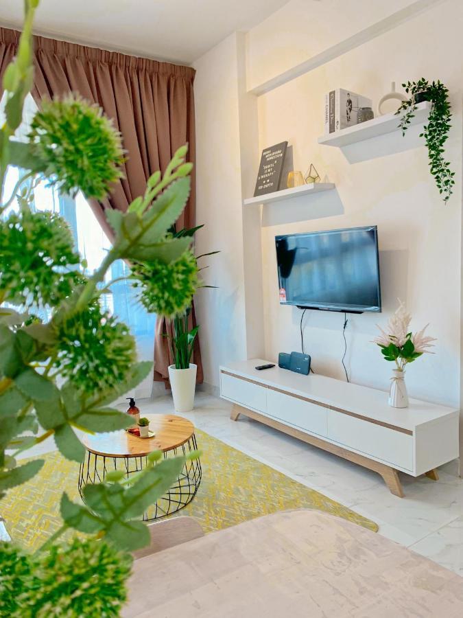 Netflix Two Bedroom Troika Kota Bharu Homestay 182 מראה חיצוני תמונה